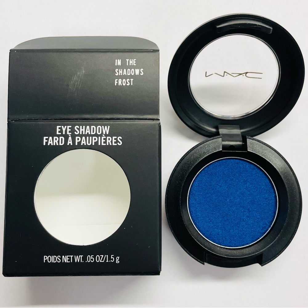 MAC single eye shadow in In The Shadows